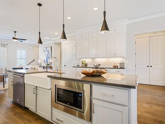2nd image of 223 Napa Dr #9