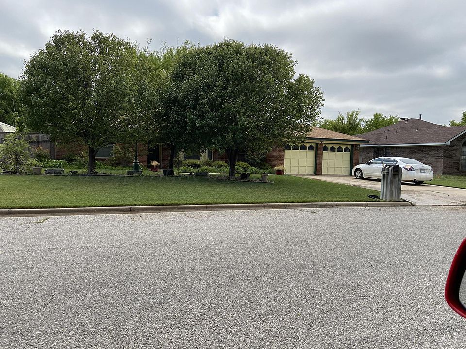 1st image of 2505 N Dogwood Ln