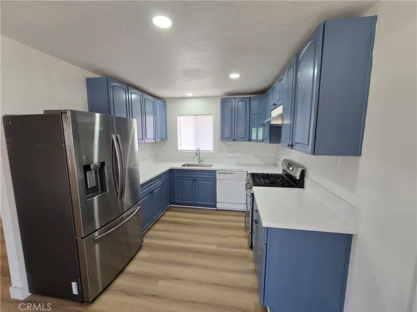 11426 215th St APT B, Lakewood, CA 90715