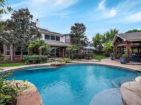 3rd image of 1207 Crescent Cove Ct