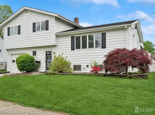 12 Aster Rd, Hamilton, NJ 08690