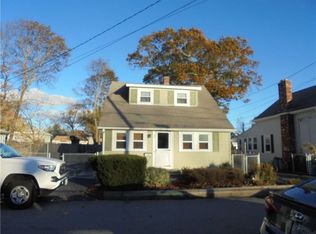 60 Uncas St, Warwick, RI 02889