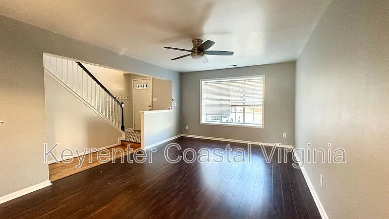 3 bed, 2.5 bath, 1500 sqft, $2,050 — Photo 4