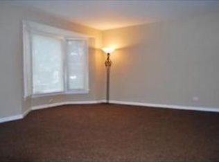 700 Spring St, Roselle, IL 60172