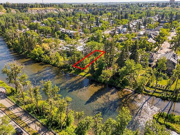 3rd image of 310 Roxboro Rd SW