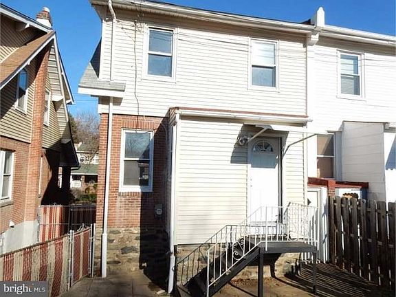 3rd image of 416 Tyson Ave #1