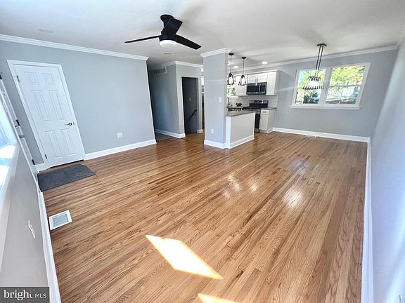 3rd image of 2650 Bancroft Dr