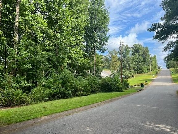 2nd image of 311 Scarlett Ln