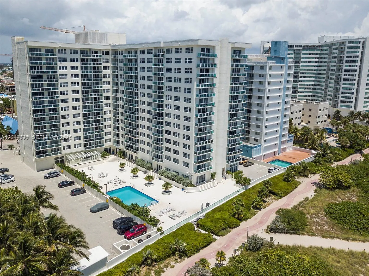 The Collins Condo — Photo 2