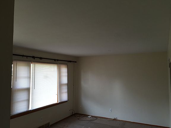 3rd image of 1346 Farmview Ave