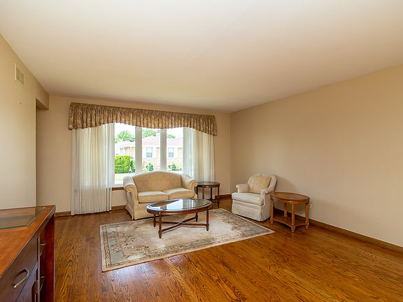 5th image of 8033 N Nora Ave