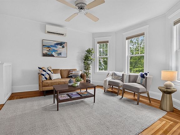 3rd image of 20 Carver St #3