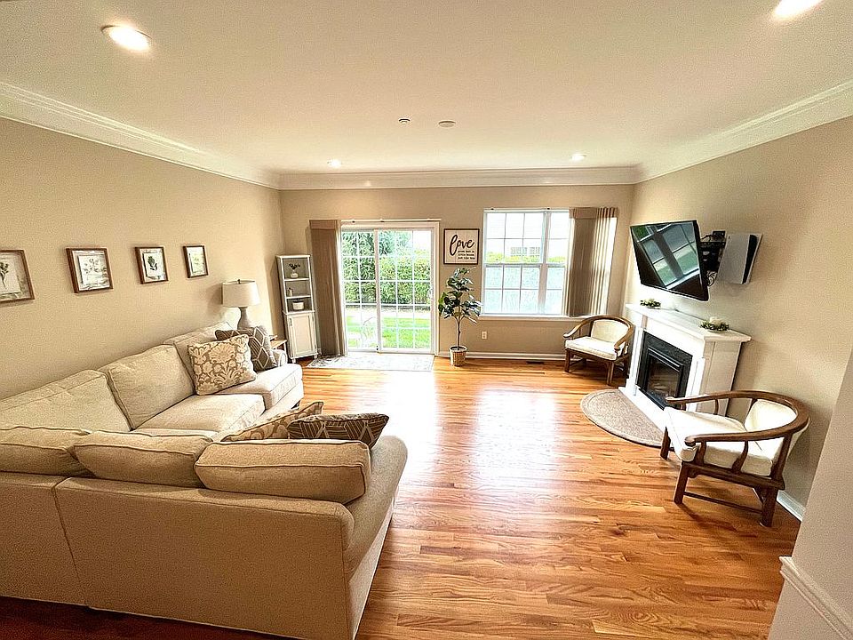 1st image of 143 Somerset Dr