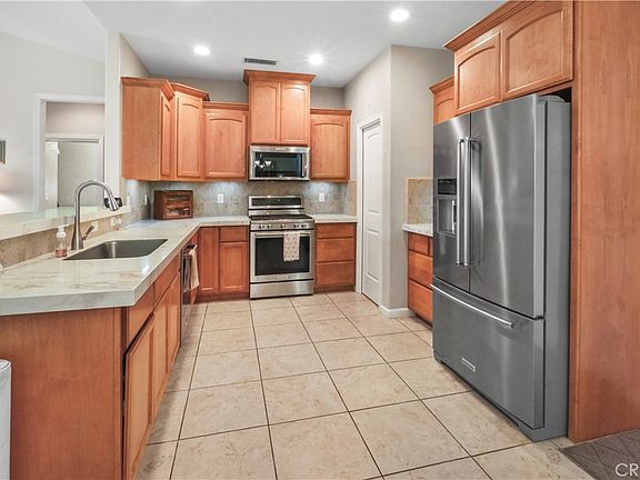 5th image of 2862 Wingfield Ave