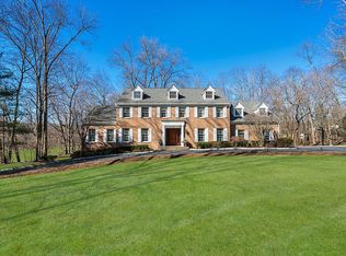 23 Sherwood Rd, Upper Saddle River, NJ 07458