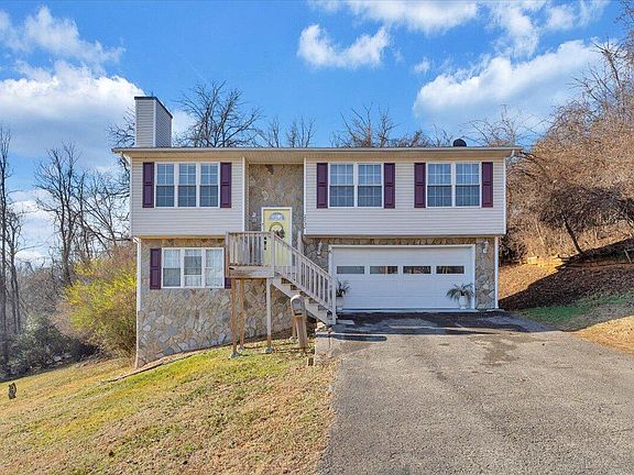 2nd image of 2732 Ordway Dr NW