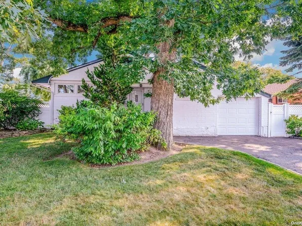 228 Oconnell Street, Massapequa Park, NY 11762