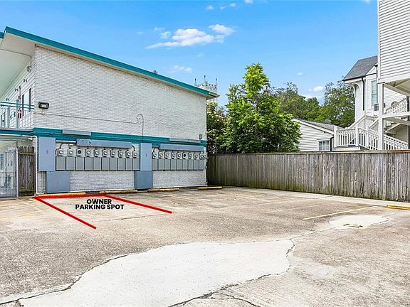 2nd image of 2833 Saint Charles Ave APT 25