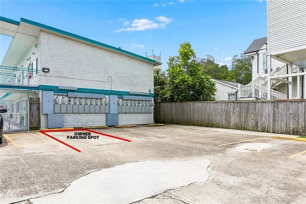 2833 Saint Charles Ave APT 25, New Orleans, LA - View 2