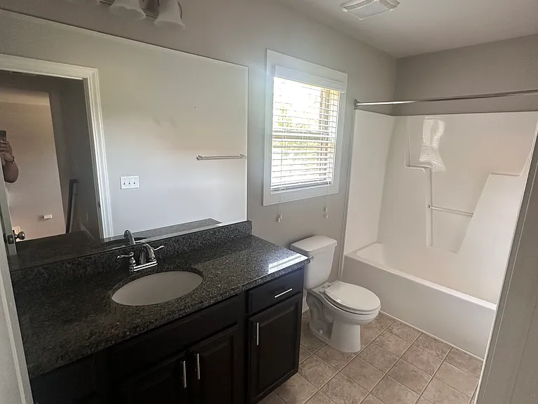 1185 Ashland Dr — Photo 11