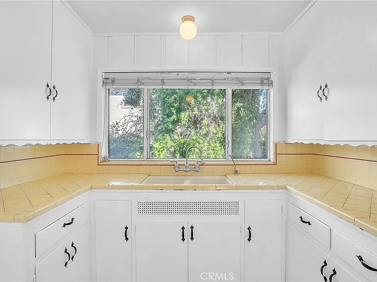 3712 N Weston Pl #2 — Photo 17