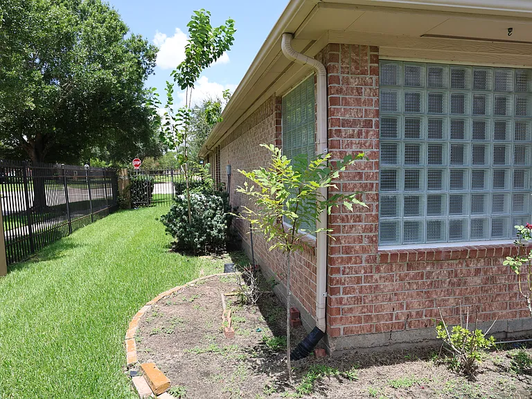 4323 Lakeside Meadow Dr — Photo 3