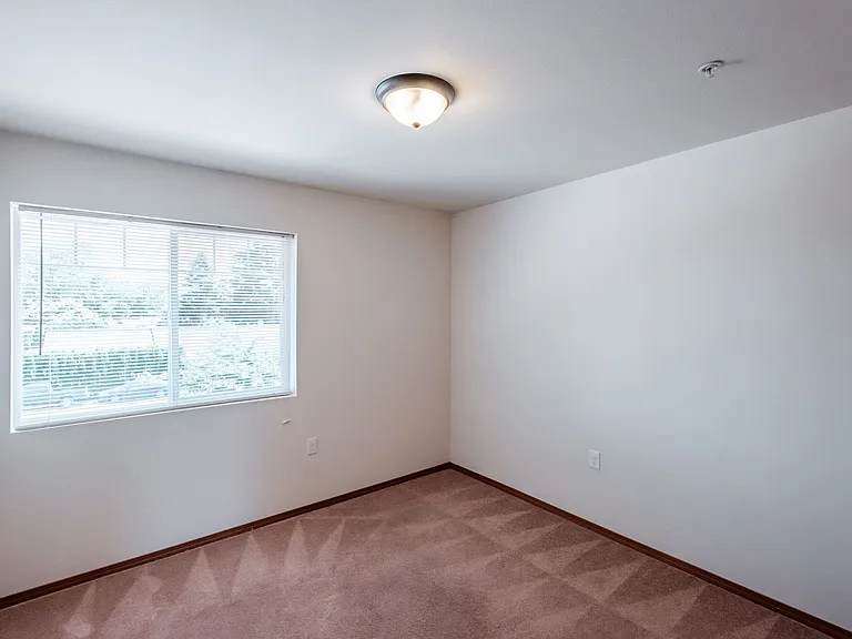 Newcastle Place Apartments — Photo 27