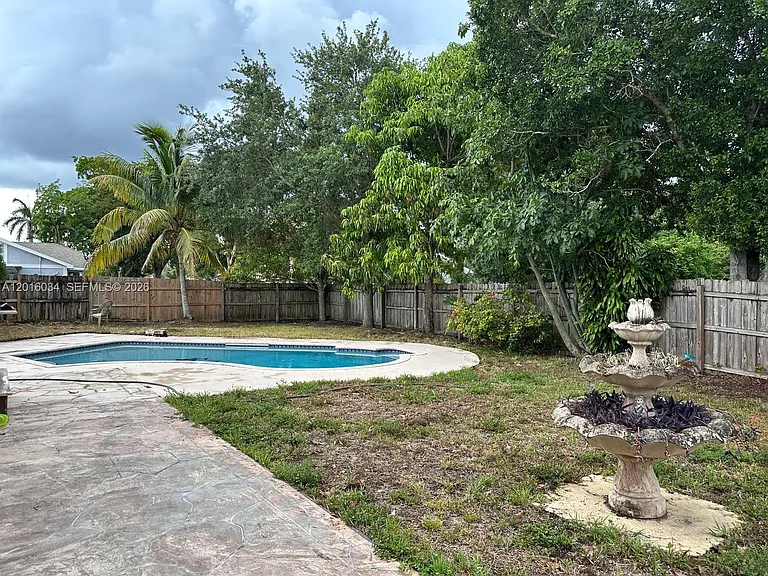 11143 Model Cir E — Photo 15