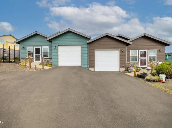 5371/5373 NE Wave Ln, Lincoln City, OR 97367