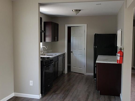 5th image of 226 Ardmore Ave