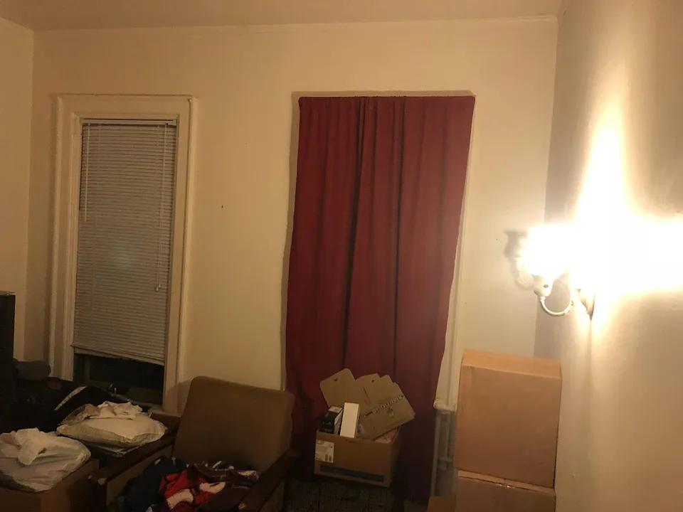 2nd small bedroom with closet