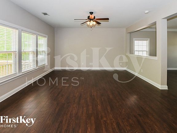 3rd image of 123 Farmers Folly Dr