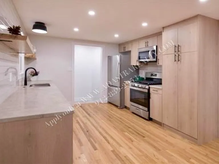 6410 Lowell Ave — Photo 8