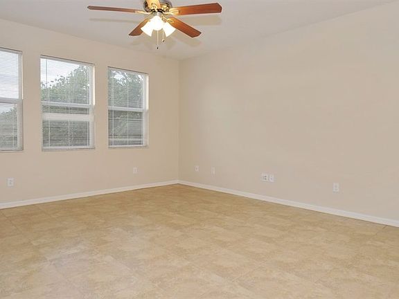 4th image of 703 Parker Den Dr