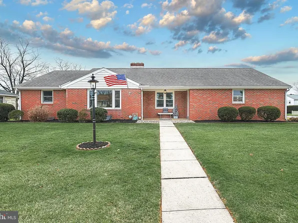 102 E Clearview Dr, Shrewsbury, PA 17361