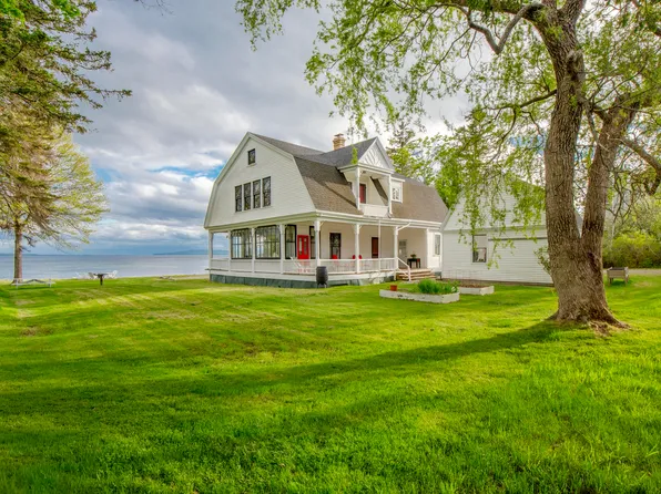 8 Navy Street Ext., Searsport, ME 04974