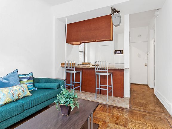 2nd image of 208 W 88th St #5A