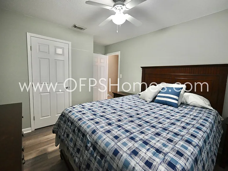 1755 Union Ave — Photo 20