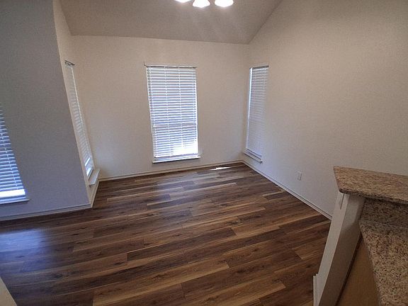 5th image of 404 Benjamin Ln