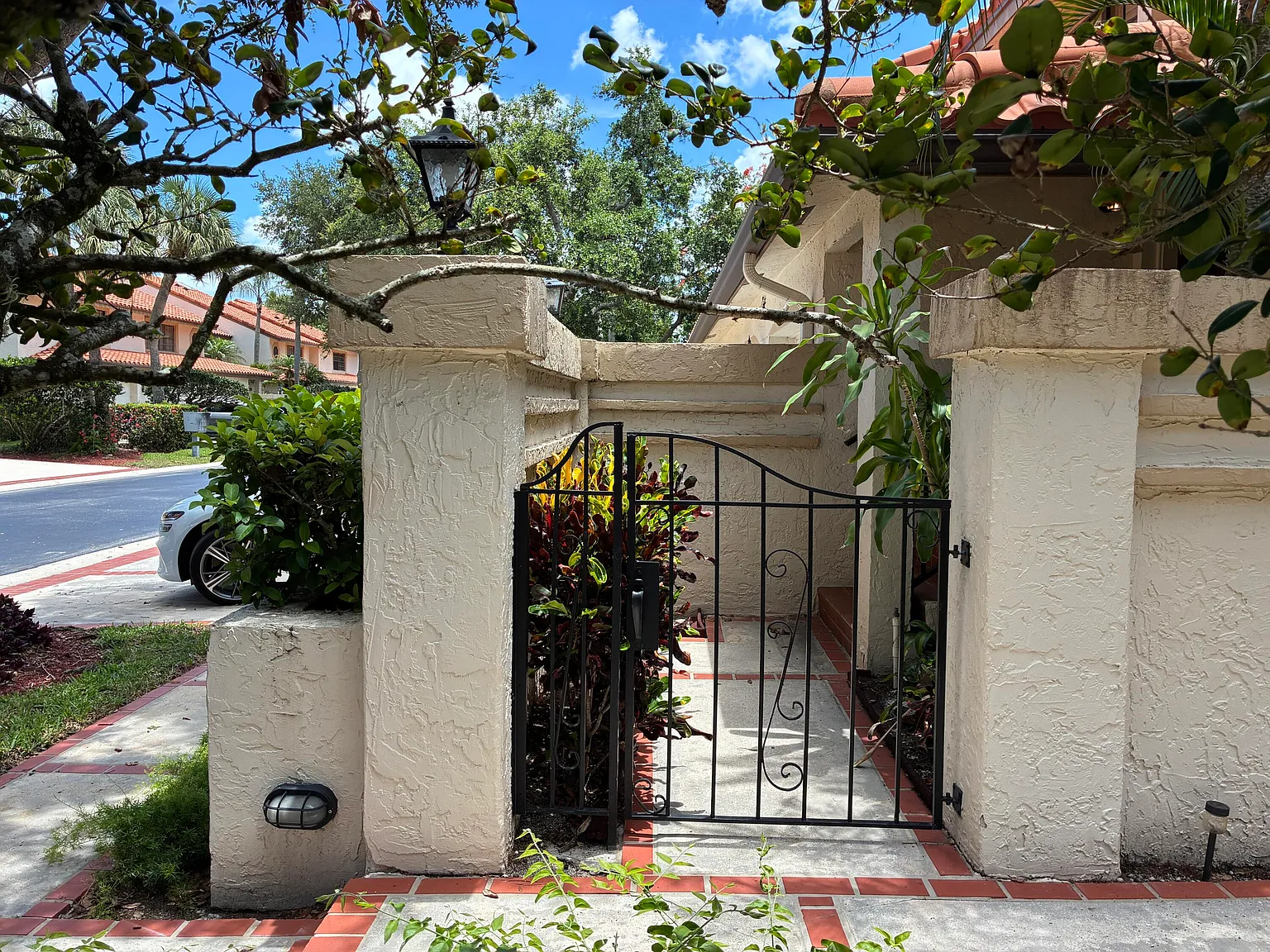3 bed, 2.0 bath, 1572 sqft, $3,500 — Photo 3