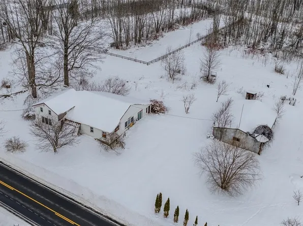 8264 Lewis Point Rd, Canastota, NY 13032