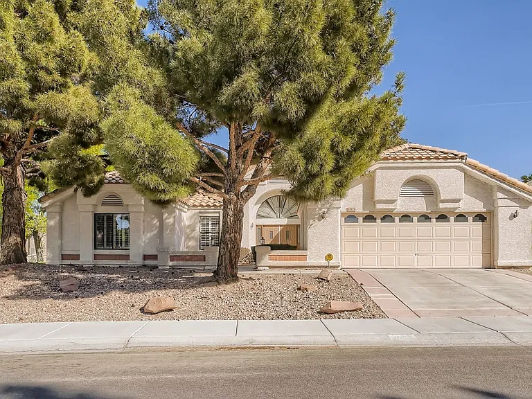 2224 Bear Valley St — Photo 34