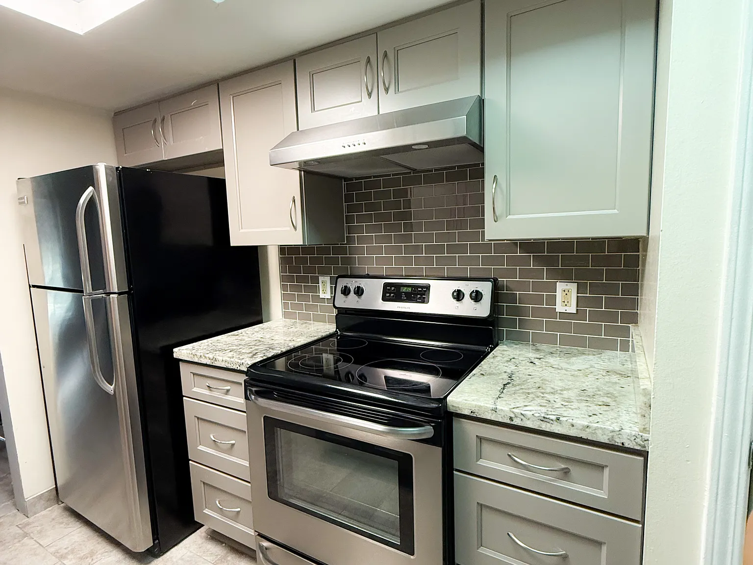 3 bed, 2.5 bath, 1528 sqft, $1,800 — Photo 4