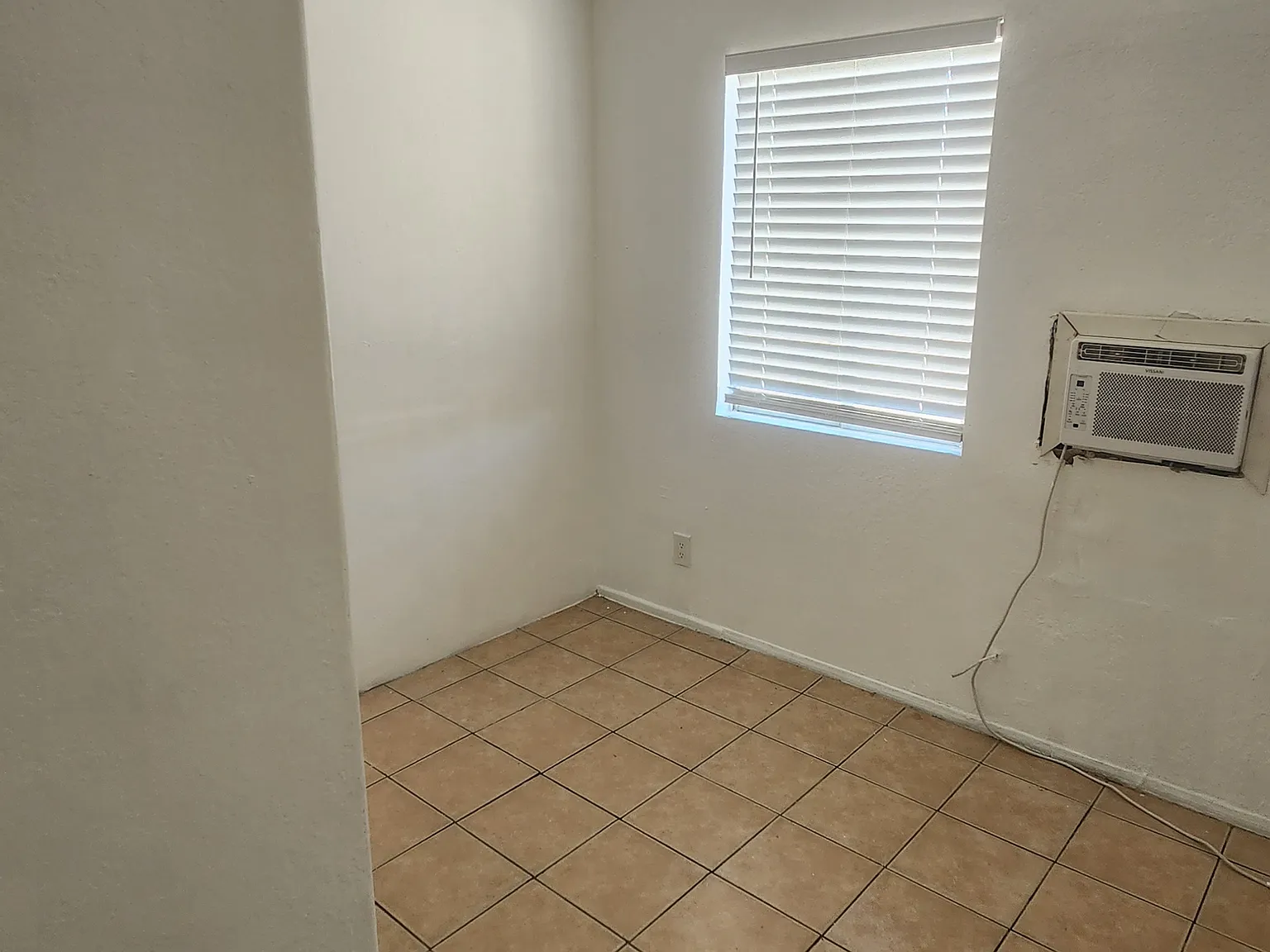 44778 Oasis St — Photo 3