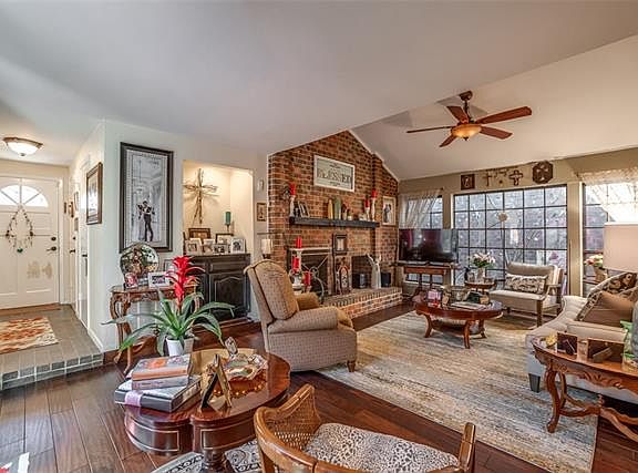 2nd image of 3241 Whispering Oak Trl
