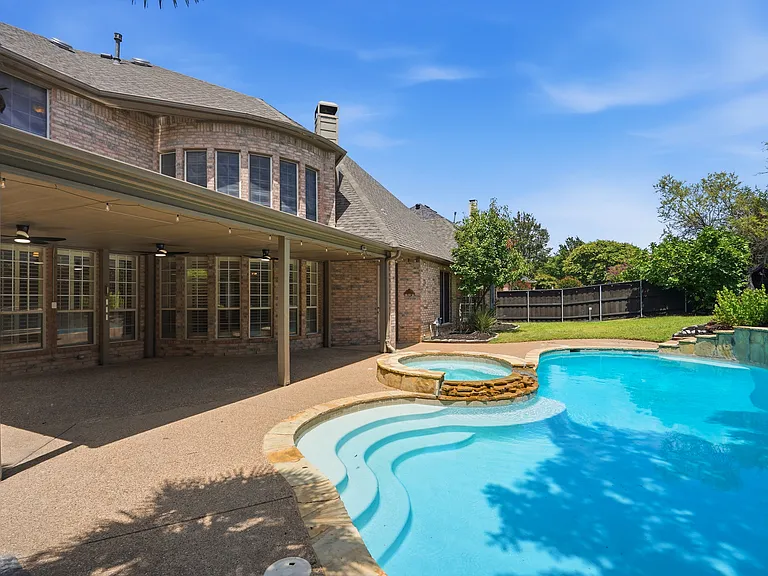 2221 Danielle Dr — Photo 36