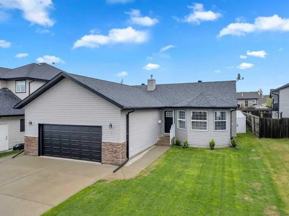 3 W Liberty Pl, Sylvan Lake, AB T4S 0A2