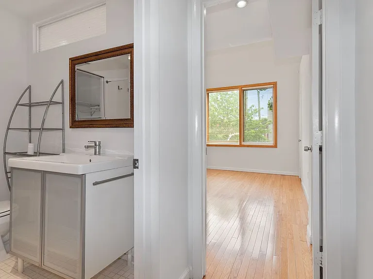 708 Irving St NE #202 — Photo 17