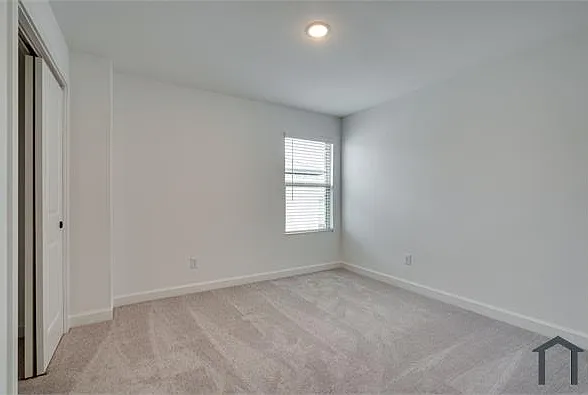 1412 Victoria St — Photo 27