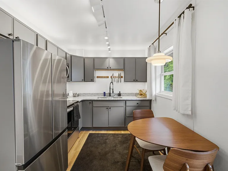 607 Lord Ave #607 — Photo 8